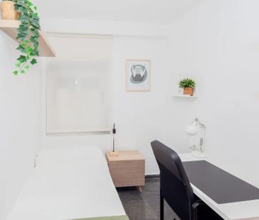 Avinguda del Port, Valencia, Valencian Community 46021 - Photo 2