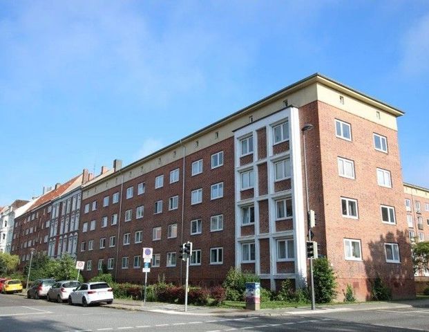 Ihre neue Wohnung: Modernisierte 2,5-Zimmer-Wohnung - Foto 1