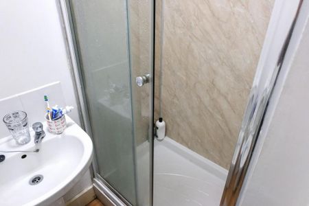 6 bedroom apartment to rent - Photo 4