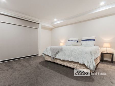 Beautiful Rivergums Home - Photo 3