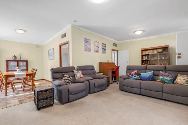 “Four bedroom home” - Photo 1