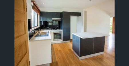 Modern & Spacious Family Home with Double Garage & Extra Downstairs Room - Photo 5