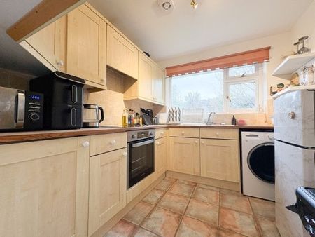 St Johns Road, Crowborough - Photo 3