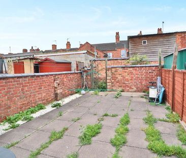 Alexandra Road, Wellingborough, NN8 - Photo 4