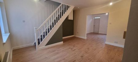 3 bedroom terraced house to rent - Photo 2