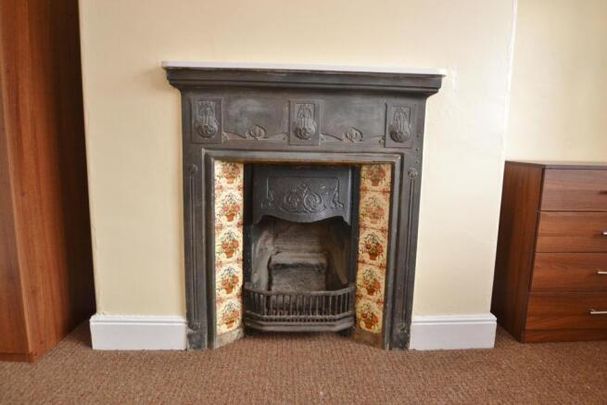 4 bedroom terraced house to rent - Photo 1