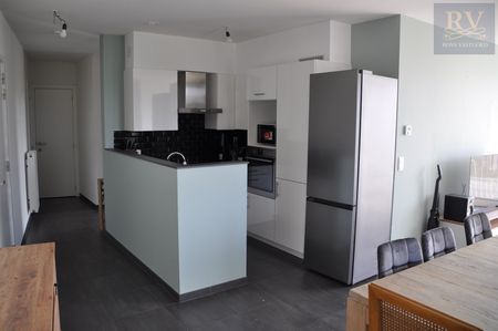 RUIM APPARTEMENT VAN +- 100 M² MET 2 SLPK EN BUREEL OP CENTRALE LOCATIE IN HASSELT - Foto 3