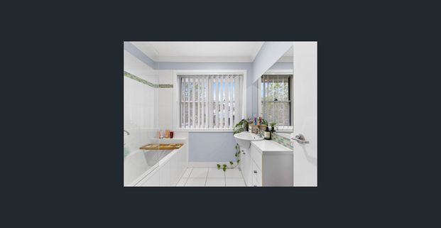 Perfect Layout, Cosy Townhouse in heart of Coomera! - Photo 1