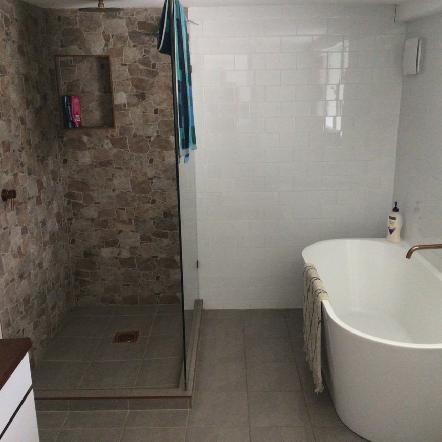 Stafford Heights - Photo 1