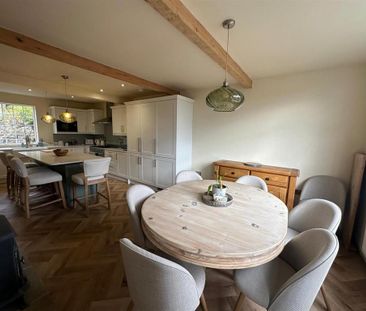 4 bedroom semi-detached house to rent - Photo 2