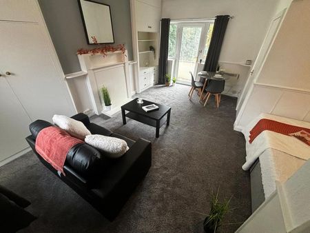 Studio to rent - Photo 3