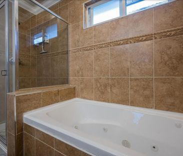 19233 72 Avenue, Surrey (Main Level) - Photo 4