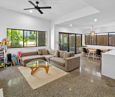 Beautiful family home situated in Murarrie - Photo 4