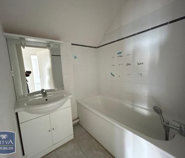 Location Appartement 4 pièces 76m² LE CATEAU CAMBRESIS 59360 - Photo 3