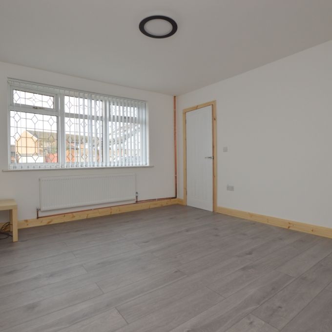 2 Bedroom Semi-Detached Bungalow - Photo 1