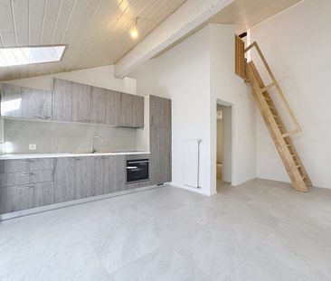 Joli appartement en duplex de 2,5 pièces, rénové - Photo 1