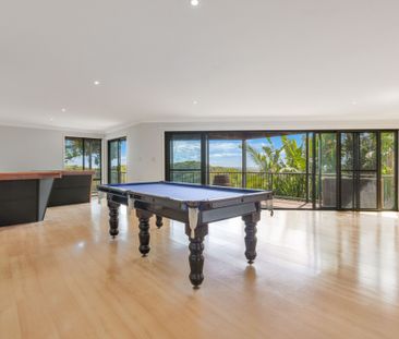 "THE BLUE HOUSE" - SPACIOUS FAMILY HOME DESIGNED OVER THREE LEVELS - Photo 1