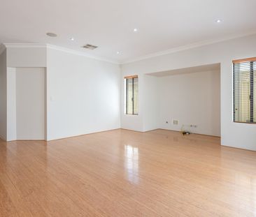 Contemporary Family Living - Photo 3