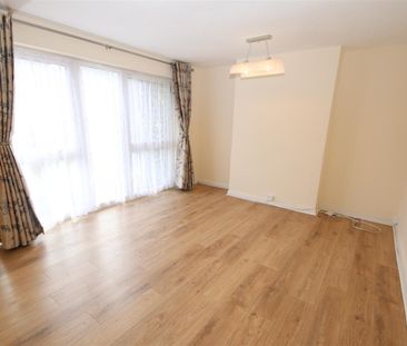 3 bedroom Semi-Detached House to let - Photo 3