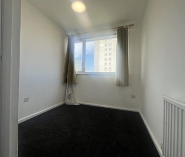 3 bedroom end of terrace house to rent - Photo 3