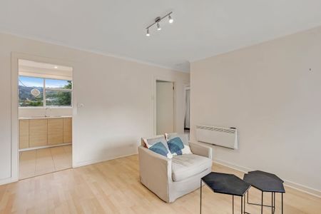 Tidy and well maintained 2 Bedroom apartment - Photo 2