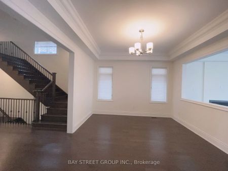 Detached Home For Lease | N9245919 - Photo 5