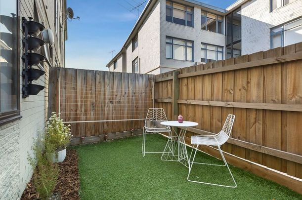 Easy Essendon Living - Photo 1