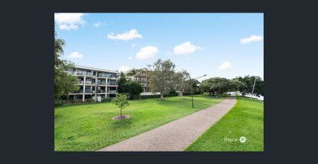 3 Bedroom Riverfront Apartment Available in New Farm! - Photo 5