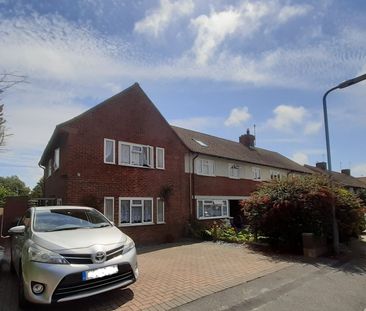 Avard Crescent, Eastbourne - Photo 4