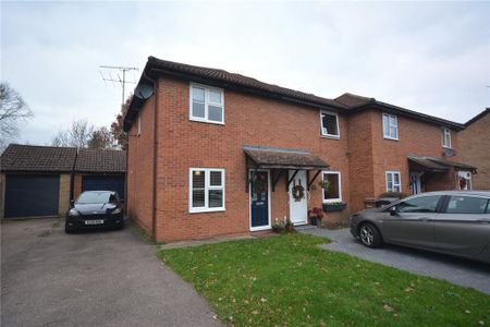 2 bedroom end of terrace house to rent - Photo 3