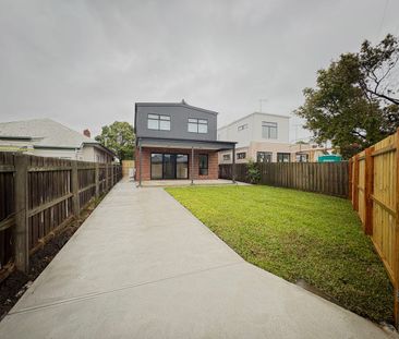 Comfort, Convenience and Added Practicality on the Cusp of East Gee... - Photo 6