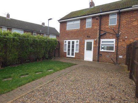 2 bedroom end of terrace house to rent - Photo 5