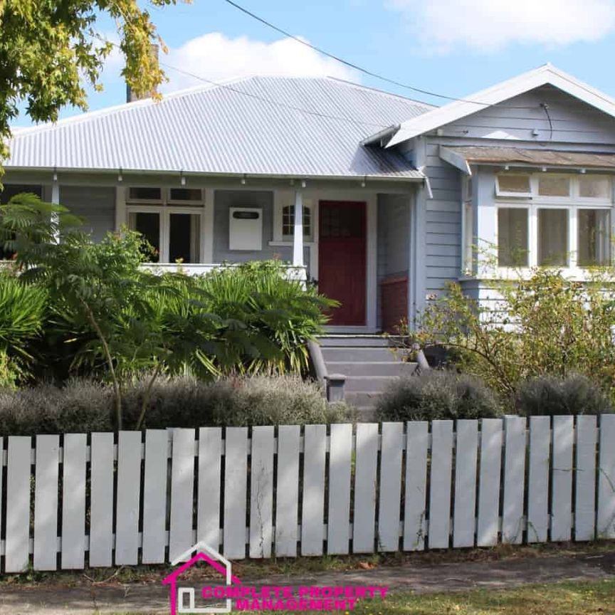 Full of Charm and so close to town! - Photo 1