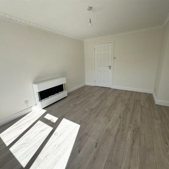 3 Bedroom Link Detached To Let - Photo 1