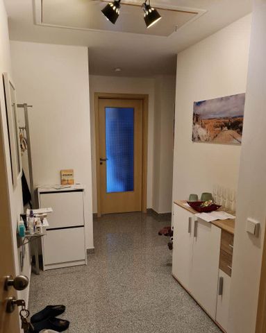 Super DG-Wohnung mit Balkon, Gäste-WC, TG-Platz, Granit-/Pakettböden, uvm. - Photo 2