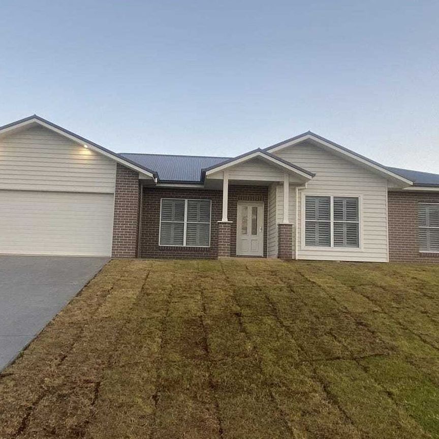 CALALA - Four Bedroom Hamptons Style Home - Photo 1