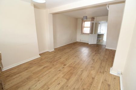 2 bedroom terraced house to rent - Photo 2