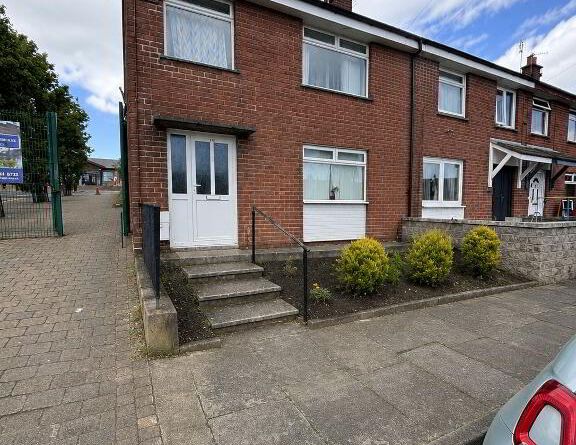 160 East Street, Newtownards, BT23 7DD - Photo 1