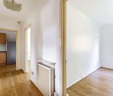 Princes Road, Weybridge, Surrey, KT13 ground floor flat to rent - Photo 5