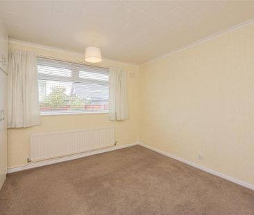 2 bedroom semi-detached bungalow to rent - Photo 5