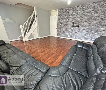 5 bedroom terraced house to rent - Photo 4