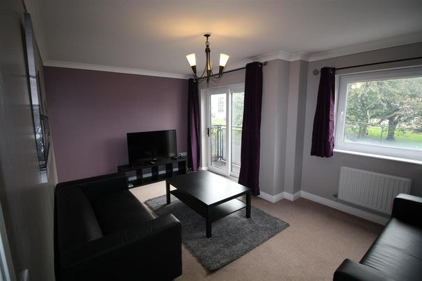 4 bedroom private hall to rent - Photo 1