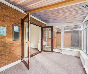 2 bedroom detached bungalow to rent - Photo 2