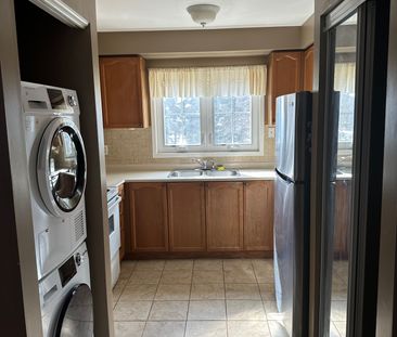 For Lease - 6060 Snowy Owl Crescent Unit# 16, Mississauga, Ontario - Photo 6