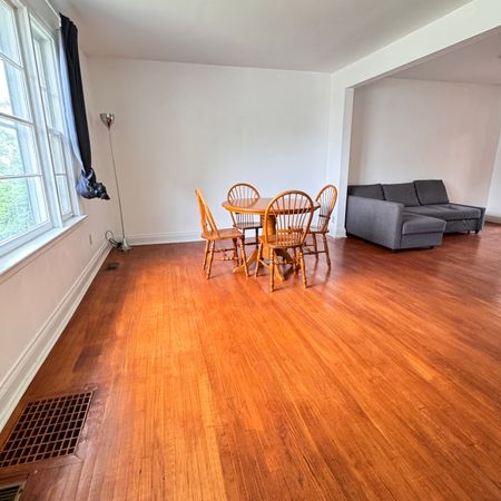 For Lease - 147 Pemberton Avenue, Toronto, Ontario - Photo 2