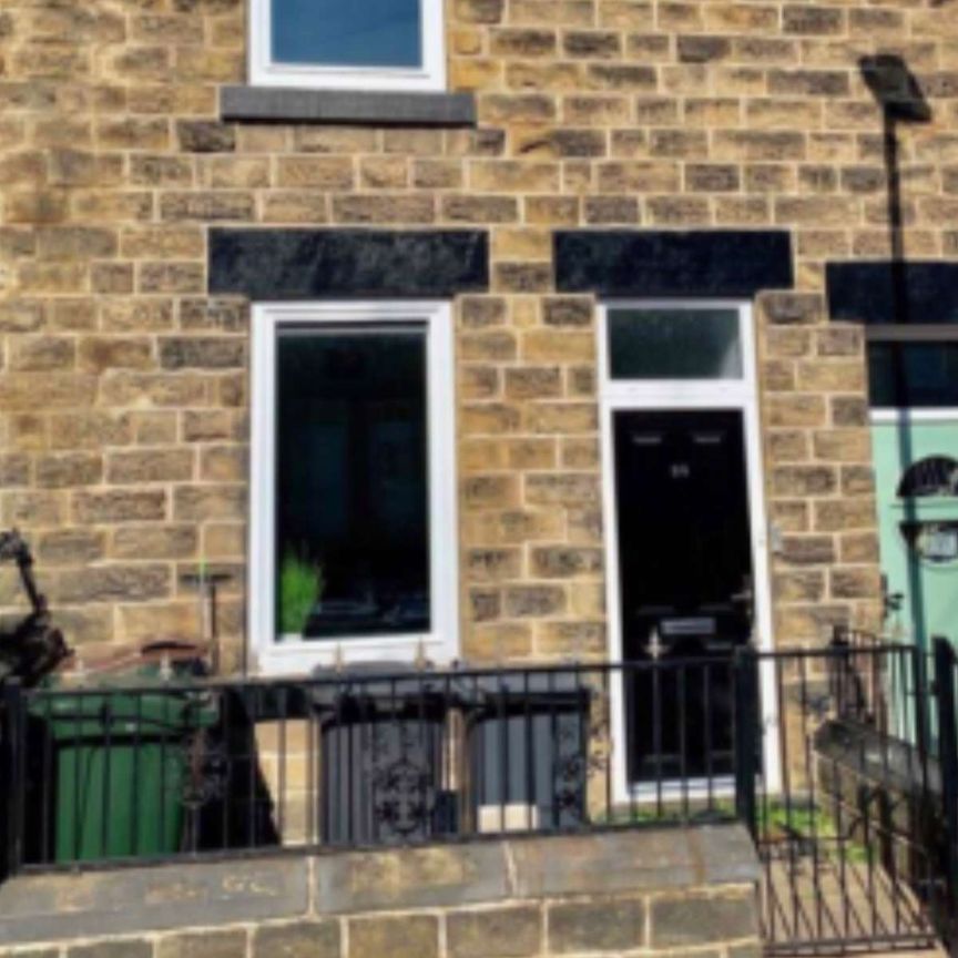 A lovely, well-kept 5-bed professional HMO in Barnsley town centre. Room 1 - Photo 2