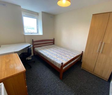 3 bedroom flat to rent - Photo 5
