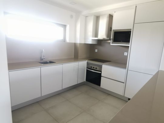 Apartamento T2 para Arrendamento Anual na Praia da Rocha - Photo 1