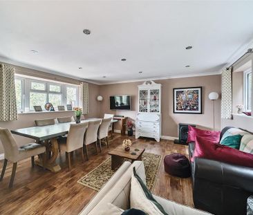 4 bedroom semi-detached house to rent - Photo 1