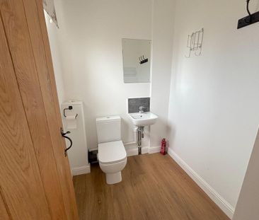 2 bedroom semi-detached house to rent - Photo 5